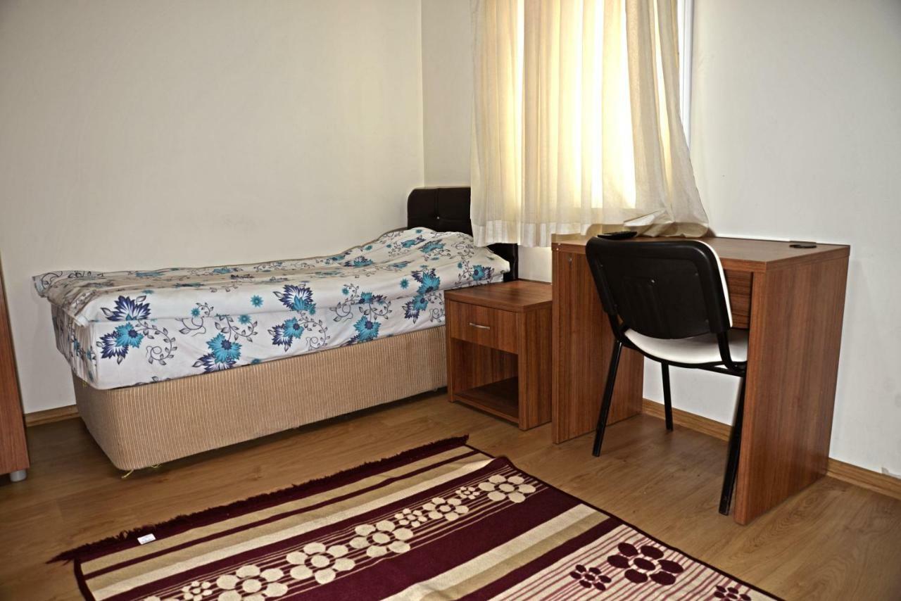 Vatan Yurt Hostel Istanbul Exterior foto