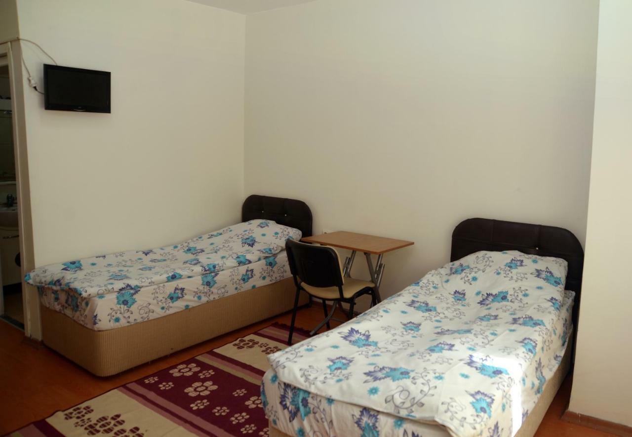 Vatan Yurt Hostel Istanbul Exterior foto
