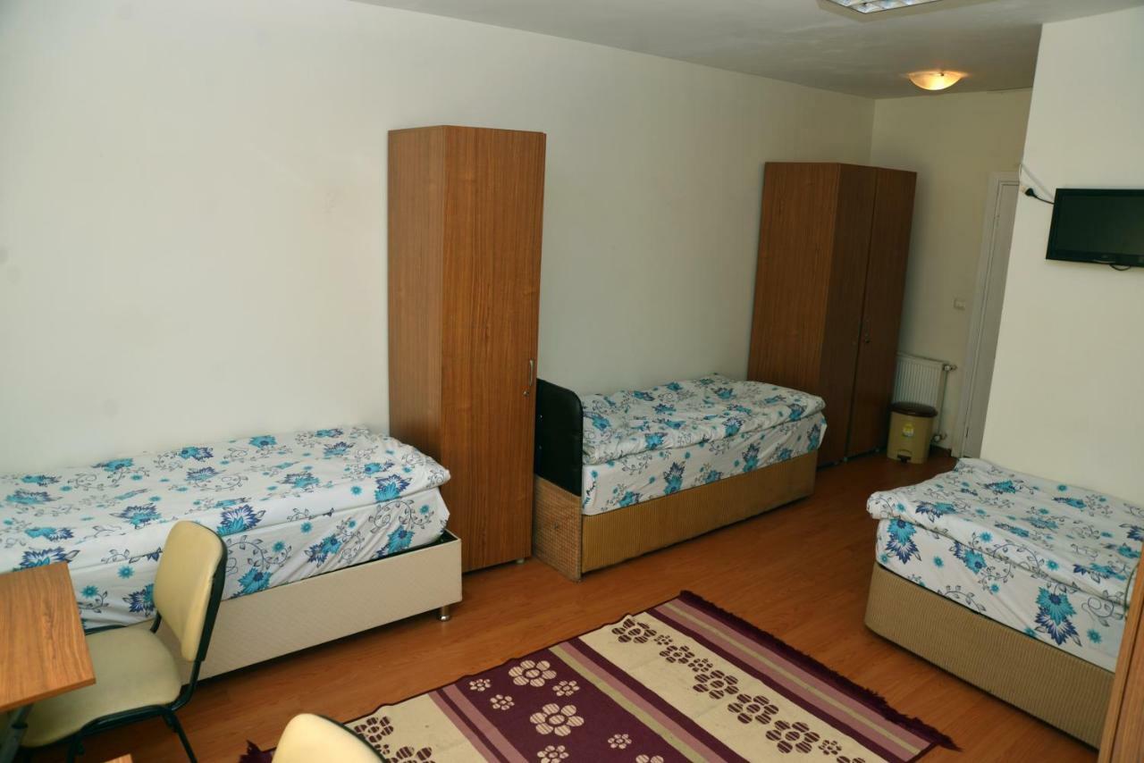 Vatan Yurt Hostel Istanbul Exterior foto
