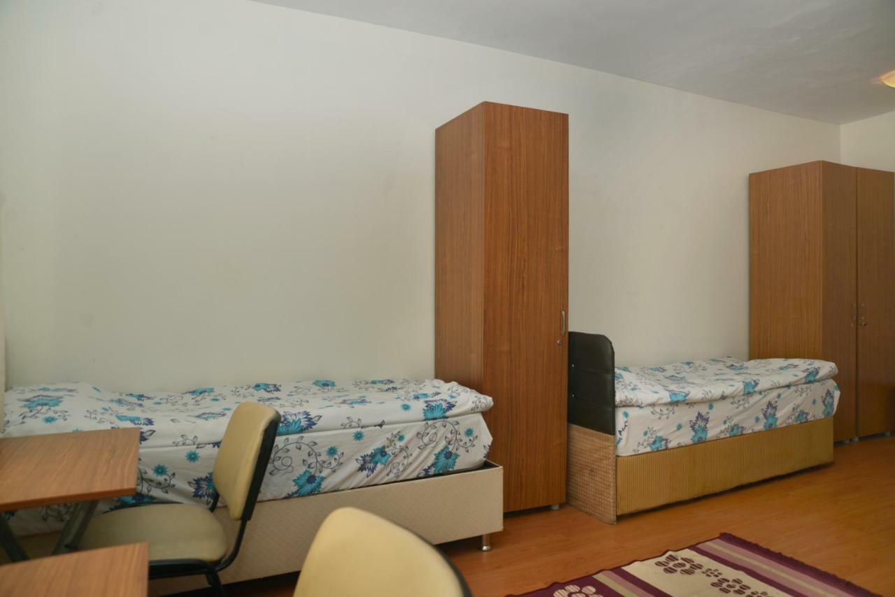 Vatan Yurt Hostel Istanbul Exterior foto